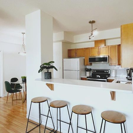 Downtown Waterfront Kelowna Oasis Newly Renovated 2Bed 2Bath Lägenhet Exteriör bild