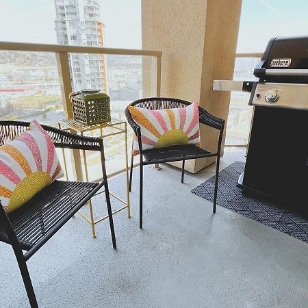 Downtown Waterfront Kelowna Oasis Newly Renovated 2Bed 2Bath Lägenhet Exteriör bild
