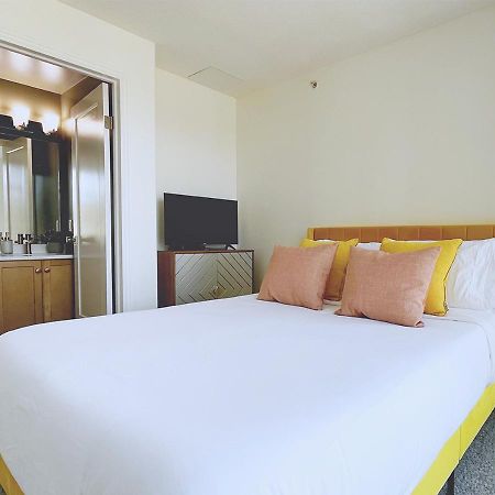 Downtown Waterfront Kelowna Oasis Newly Renovated 2Bed 2Bath Lägenhet Exteriör bild