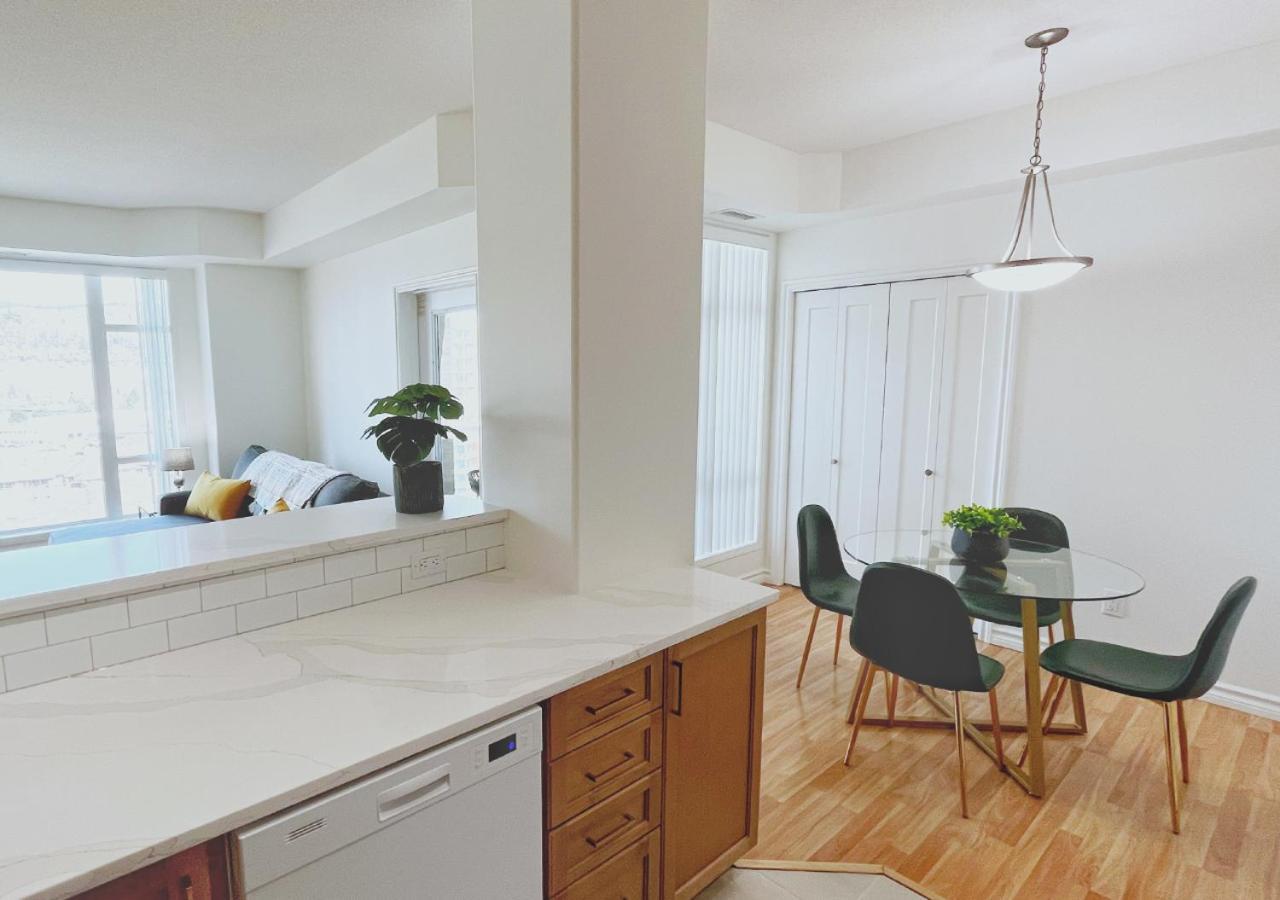 Downtown Waterfront Kelowna Oasis Newly Renovated 2Bed 2Bath Lägenhet Exteriör bild