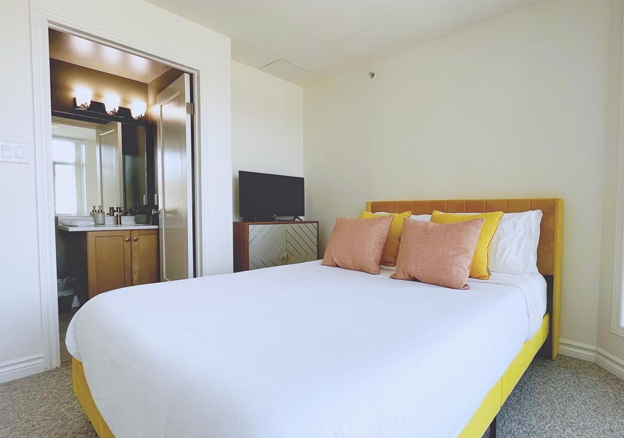 Downtown Waterfront Kelowna Oasis Newly Renovated 2Bed 2Bath Lägenhet Exteriör bild